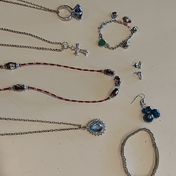 8pc bundle fashion jewelry - Picture 5 of 8